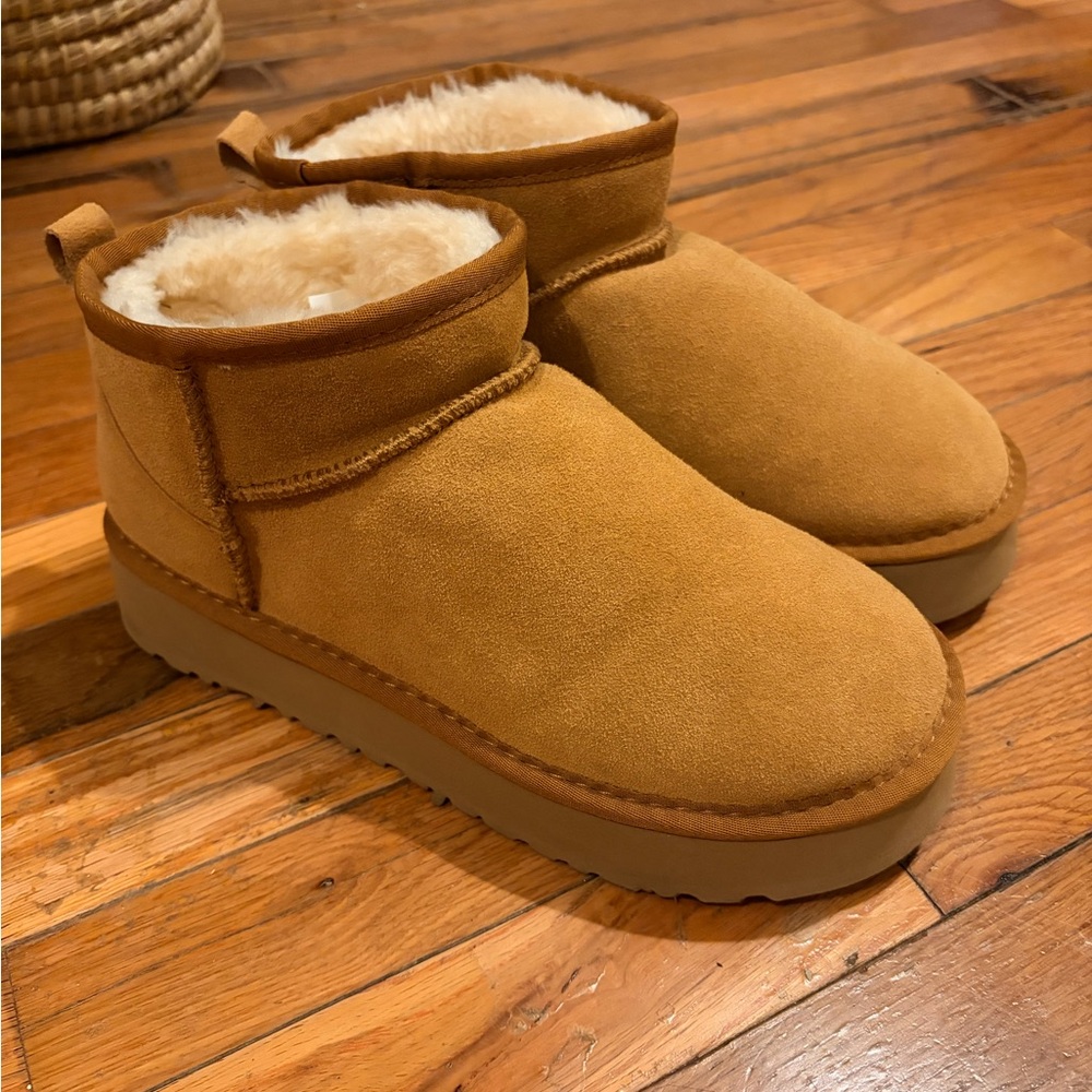 UGG Ultra Mini Platform